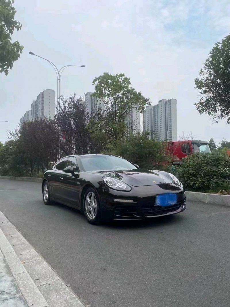 十堰15年保時捷帕拉梅拉2