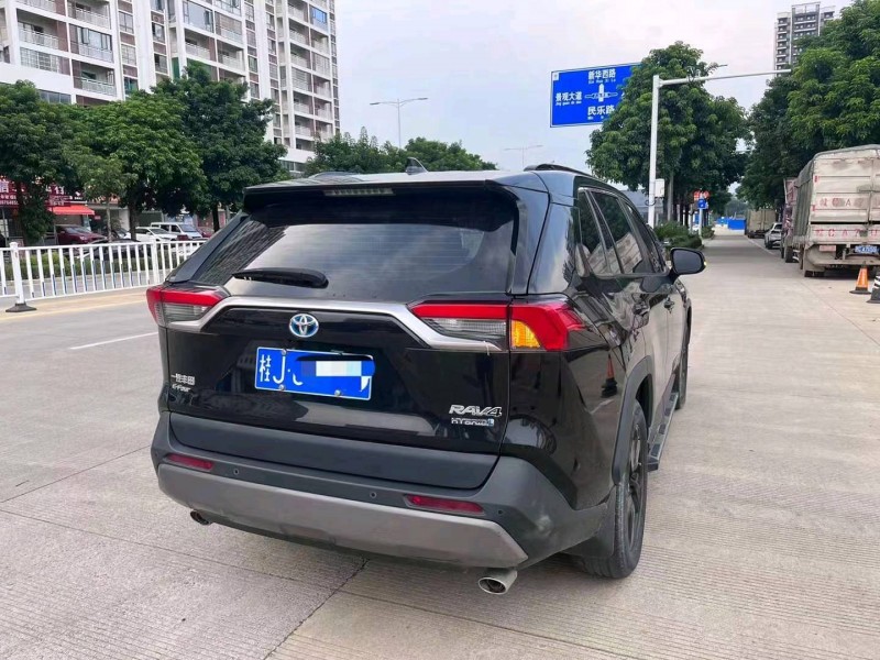 珠海21年丰田RAV4荣放3