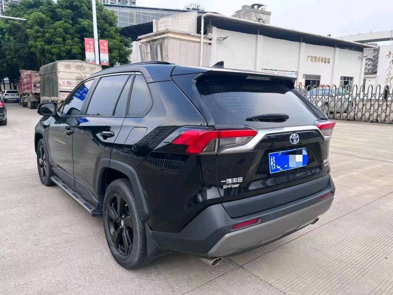 珠海21年丰田RAV4荣放4