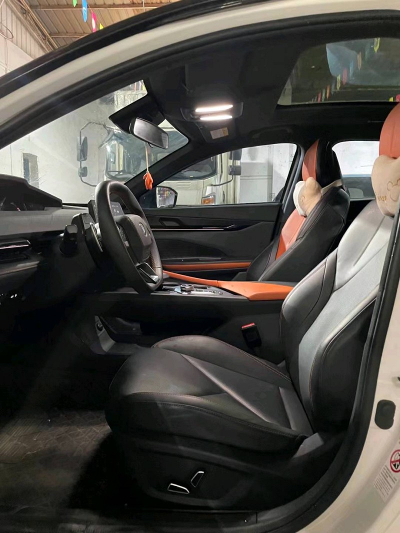 深圳22年长安汽车UNI-V6