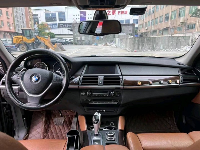 广州13年宝马X68