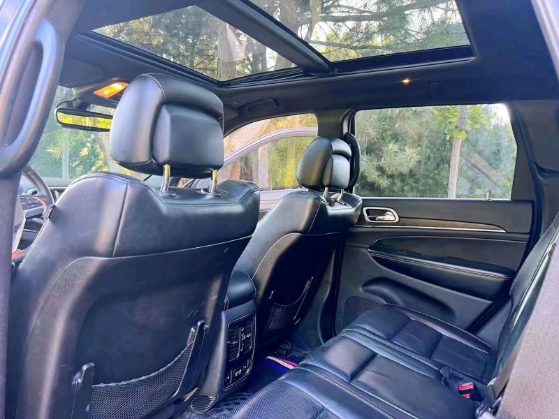 枣庄17年Jeep大切诺基4