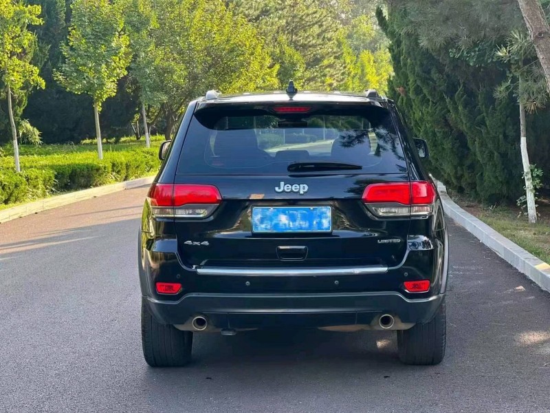 枣庄17年Jeep大切诺基6