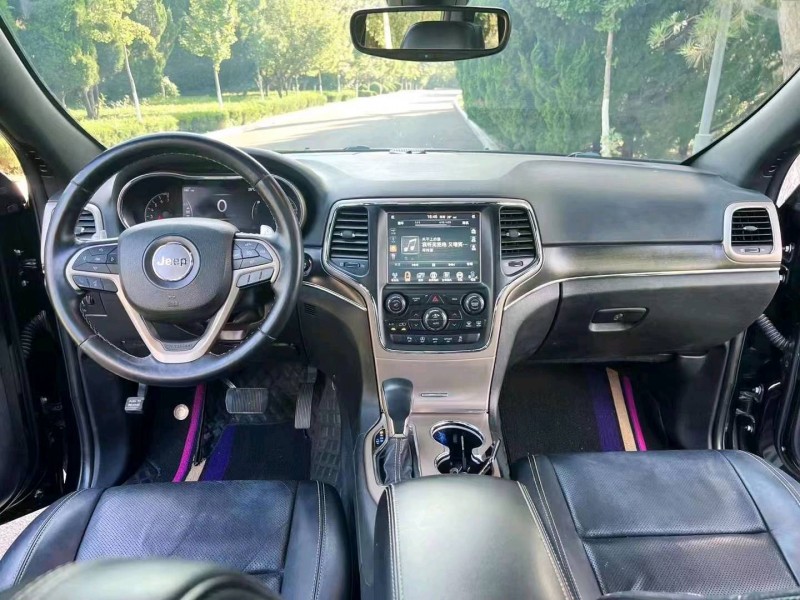 枣庄17年Jeep大切诺基9