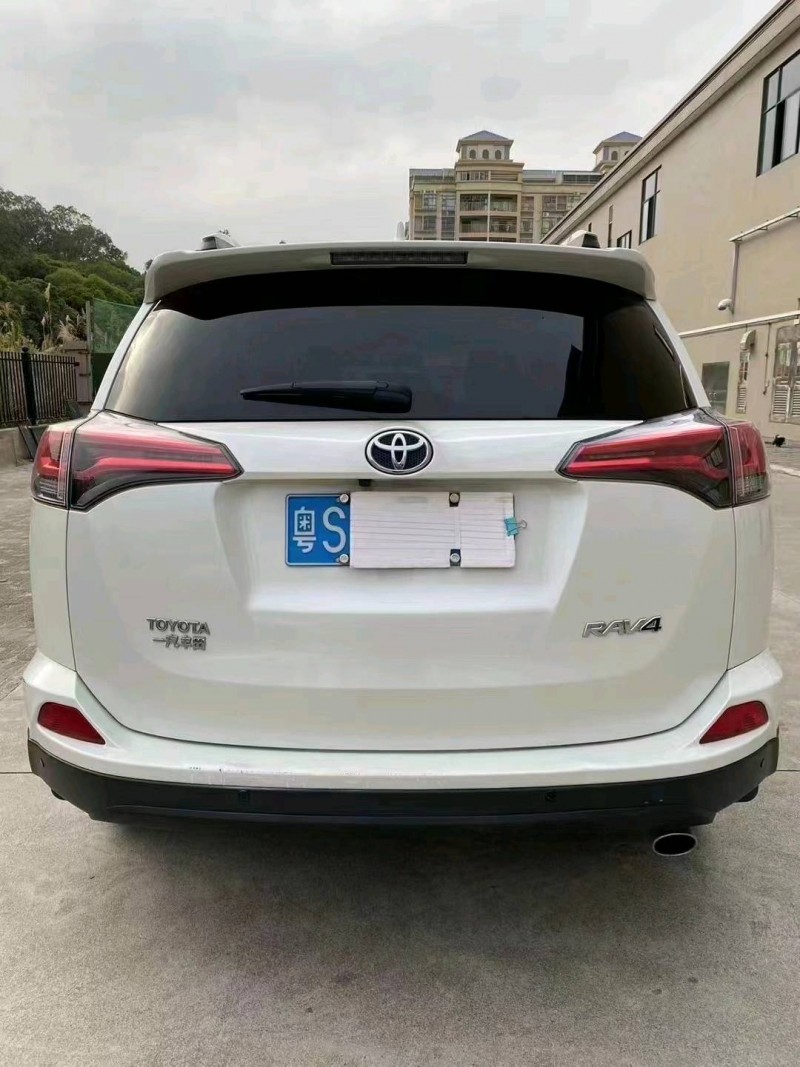 江门16年丰田RAV4荣放9