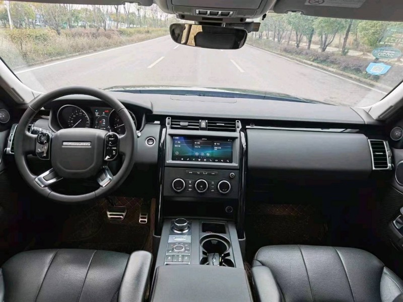 常州19年路虎发现8