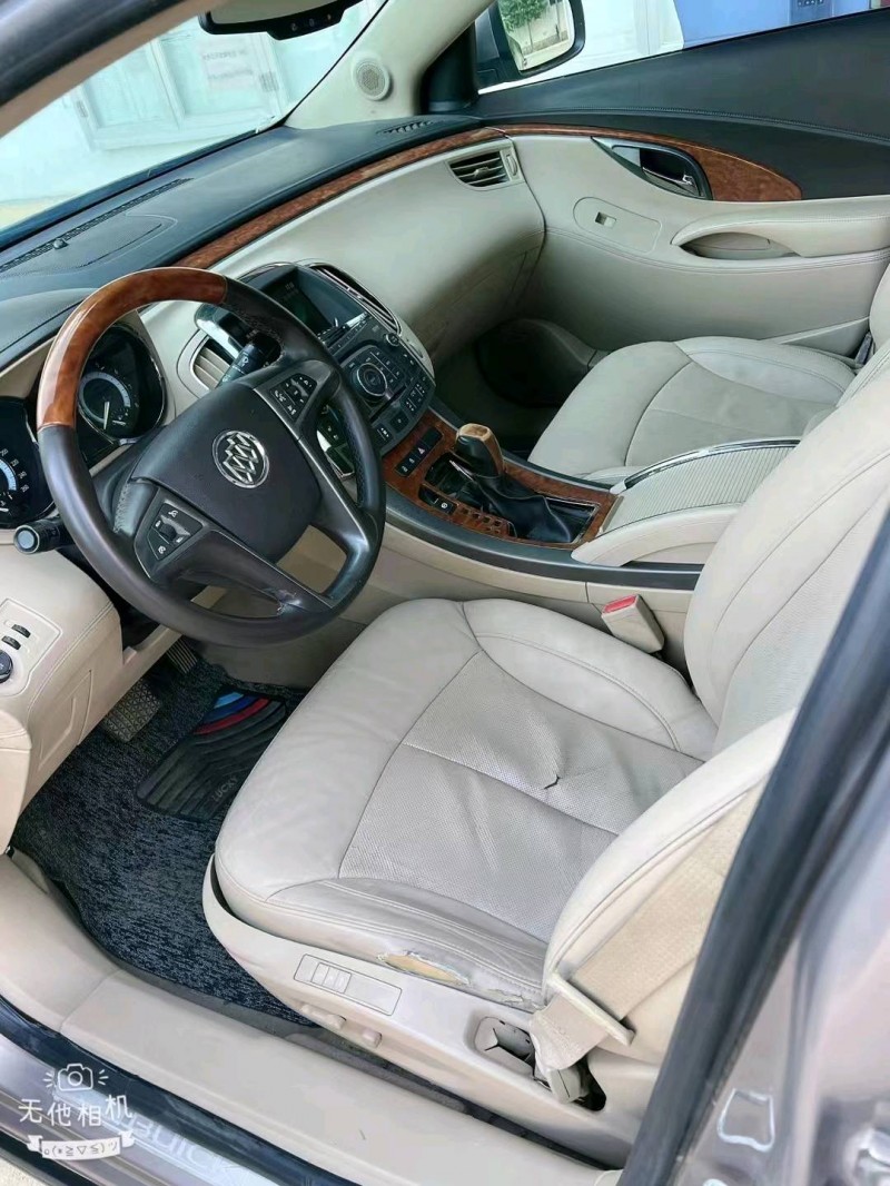 东营11年别克君越8