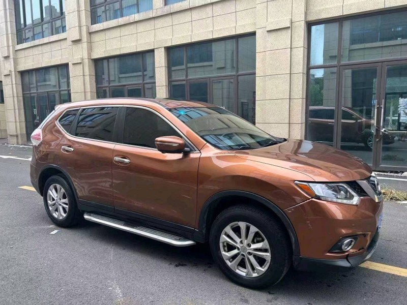淮南16年日產奇駿2