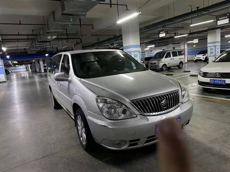 枣庄16年别克陆尊3