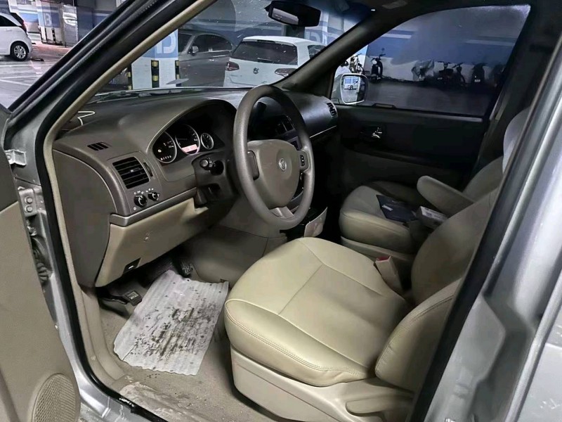 枣庄16年别克陆尊4