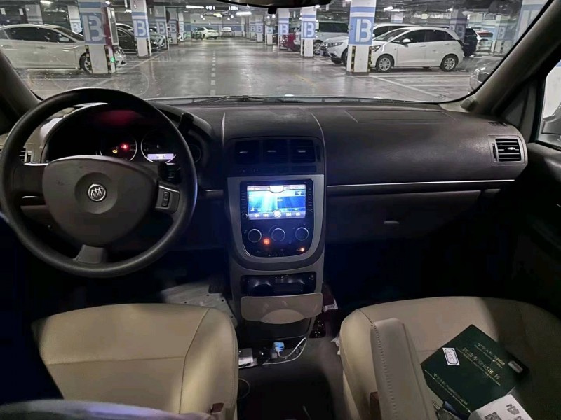 枣庄16年别克陆尊6