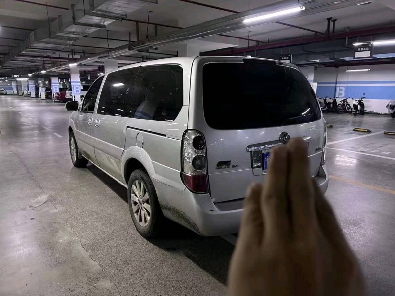 枣庄16年别克陆尊8