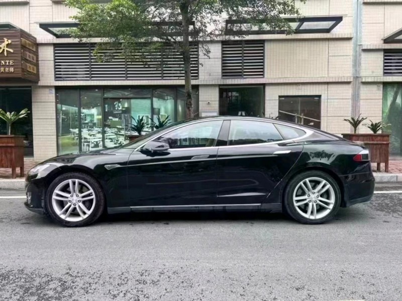 中山15年特斯拉MODEL S3