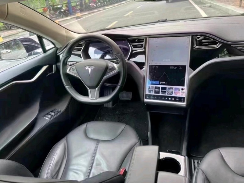 中山15年特斯拉MODEL S8