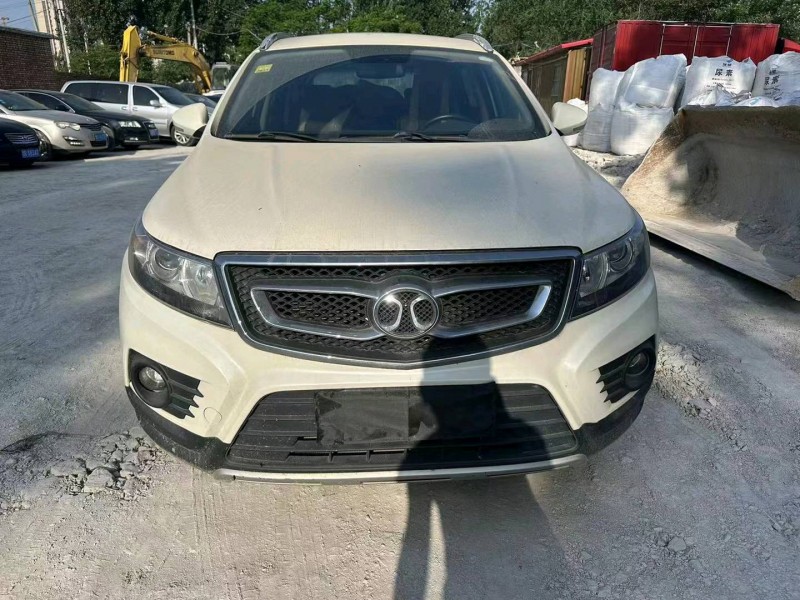 济宁17年北汽绅宝X551