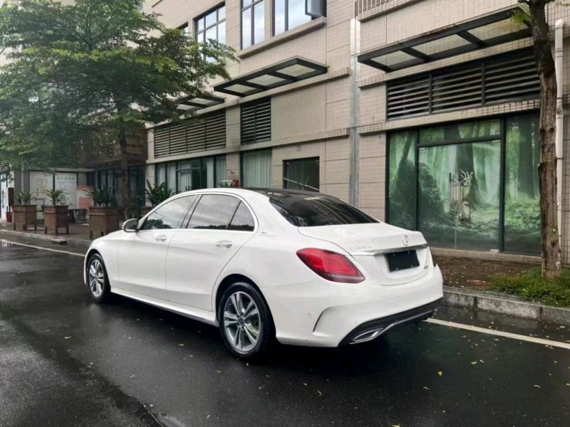 中山21年奔驰C4