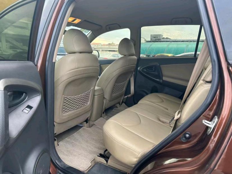 东莞12年丰田RAV44