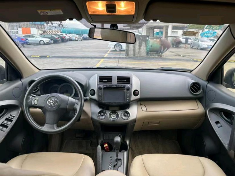 东莞12年丰田RAV45
