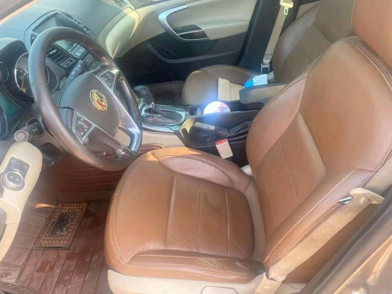 东营10年别克君威6