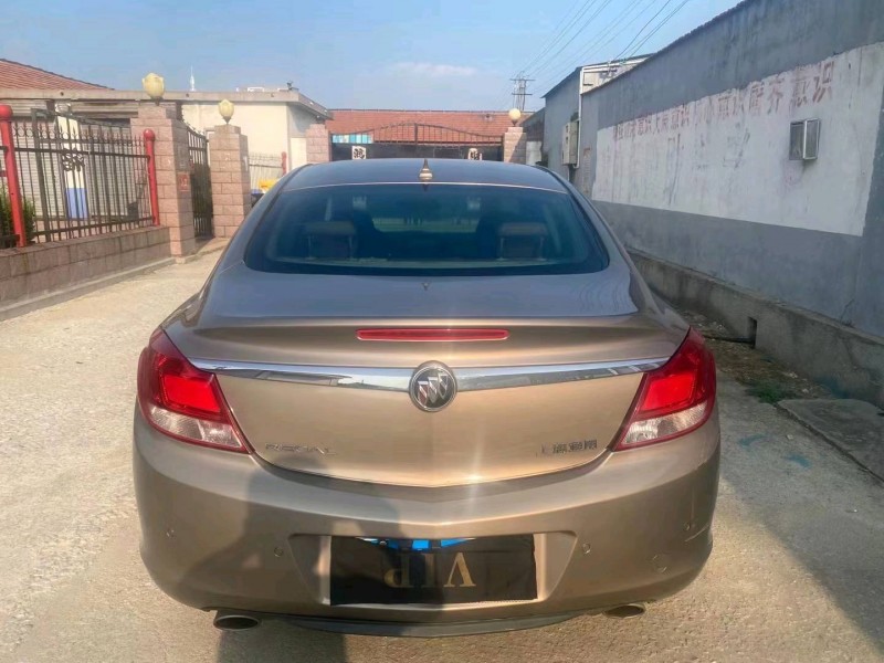 东营10年别克君威9