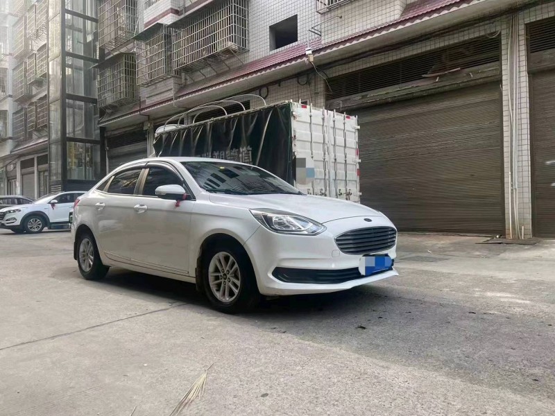 衡阳19年福特福睿斯2