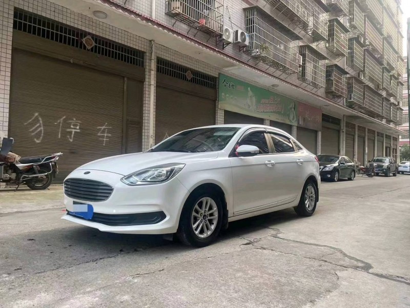 衡阳19年福特福睿斯3