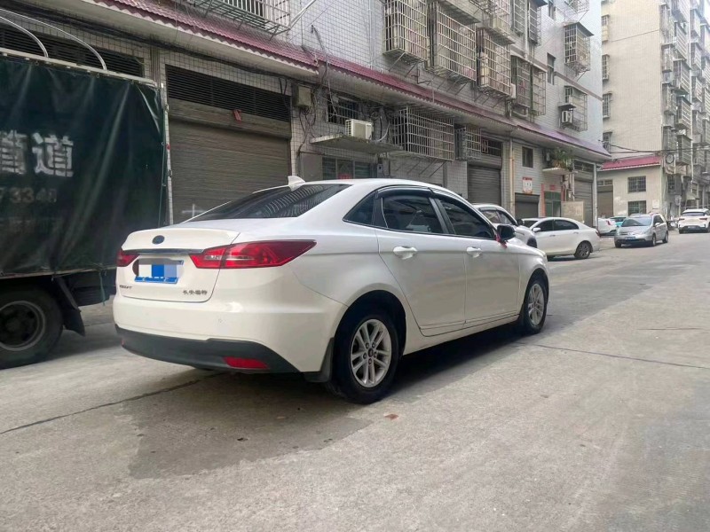 衡阳19年福特福睿斯9