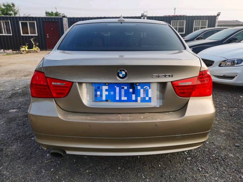 保定11年宝马3系7