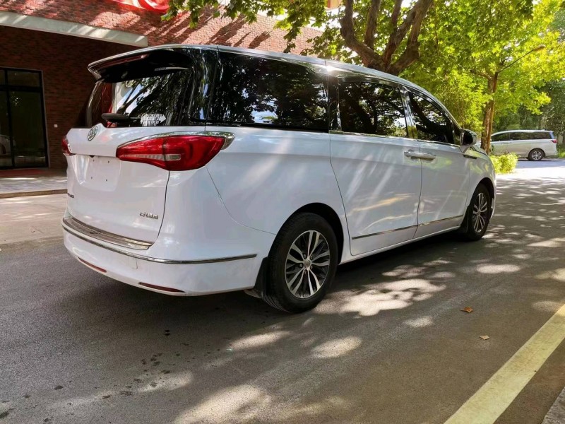 济南18年别克GL84