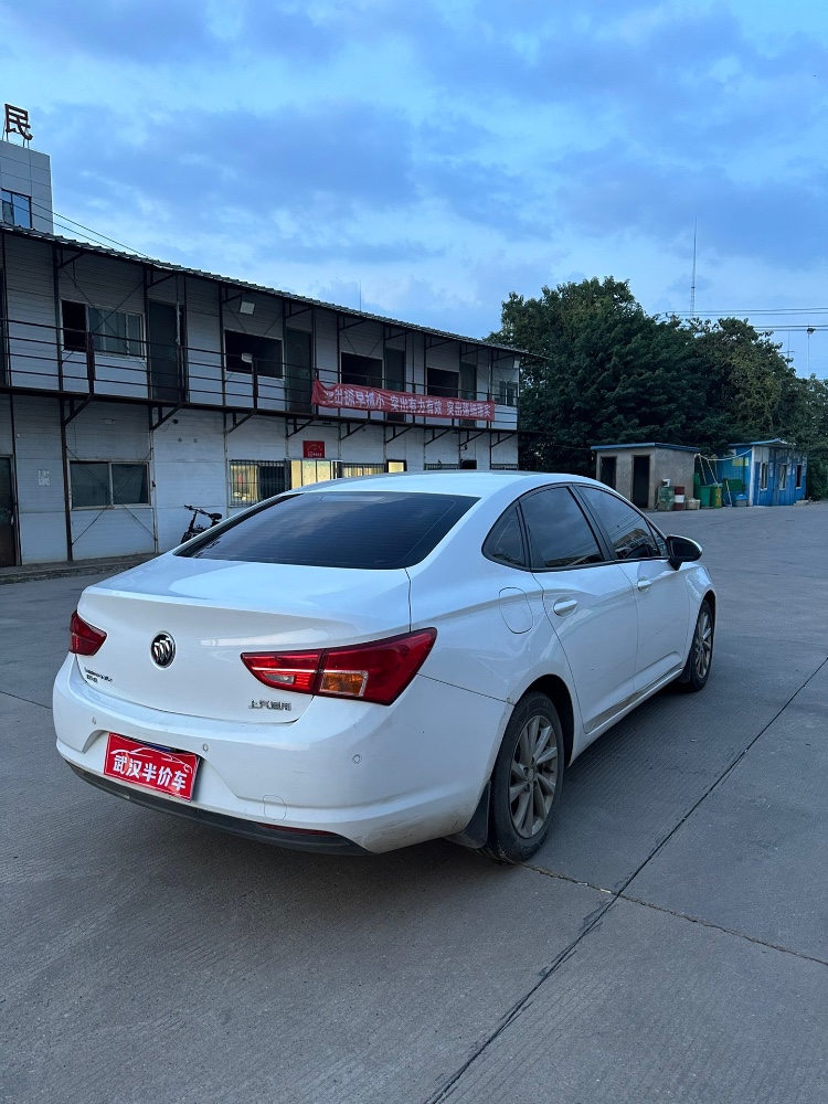 武汉18年别克威朗4