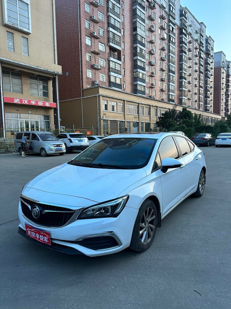 武汉18年别克威朗8