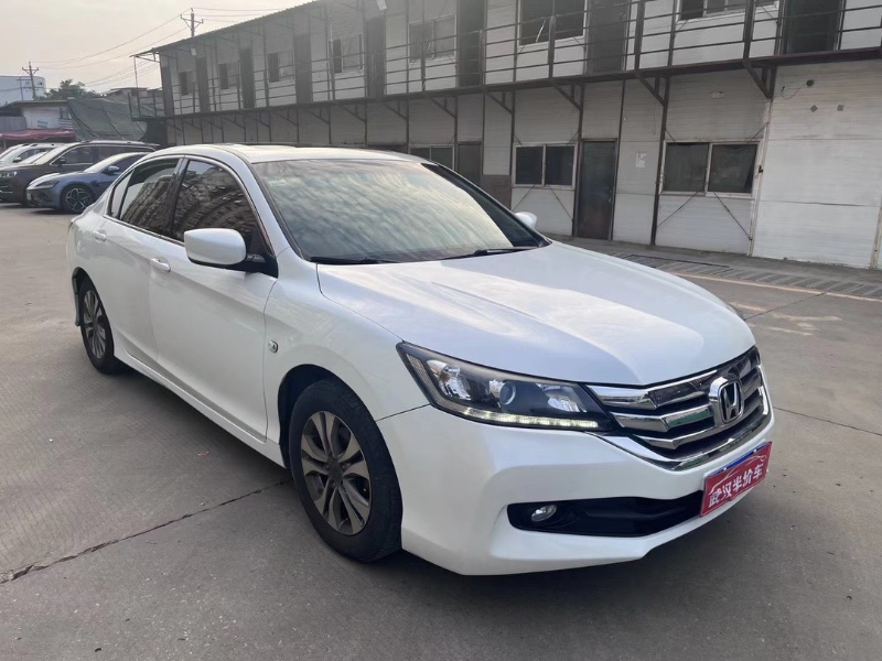 武汉16年本田雅阁2