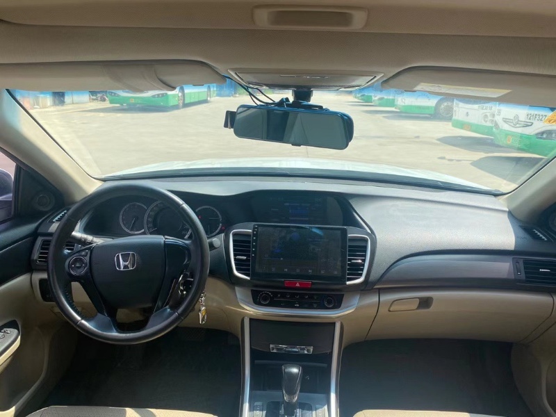 武汉16年本田雅阁3