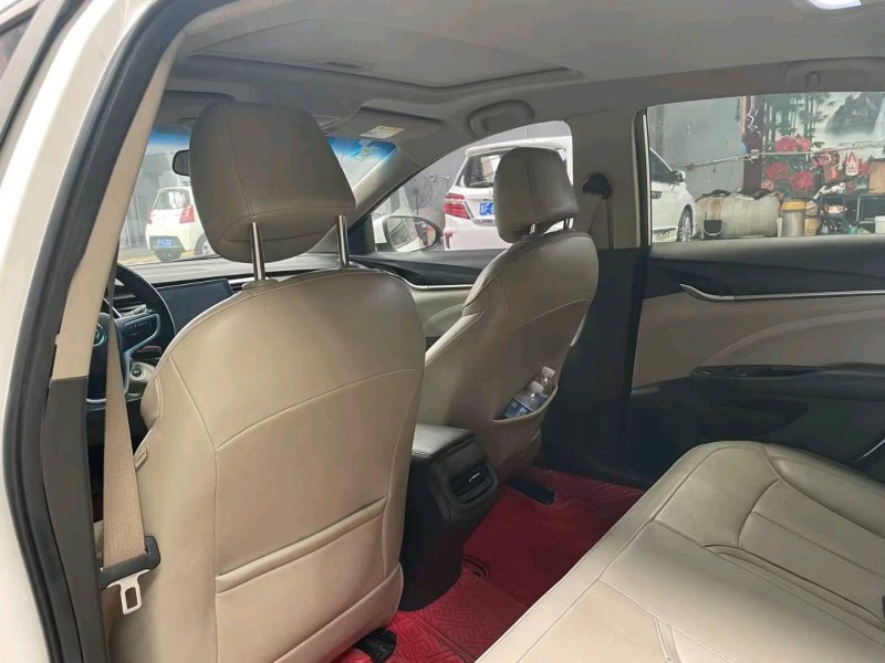 保定18年别克阅朗8