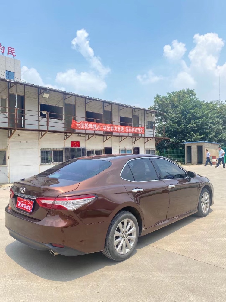 武汉18年丰田凯美瑞7