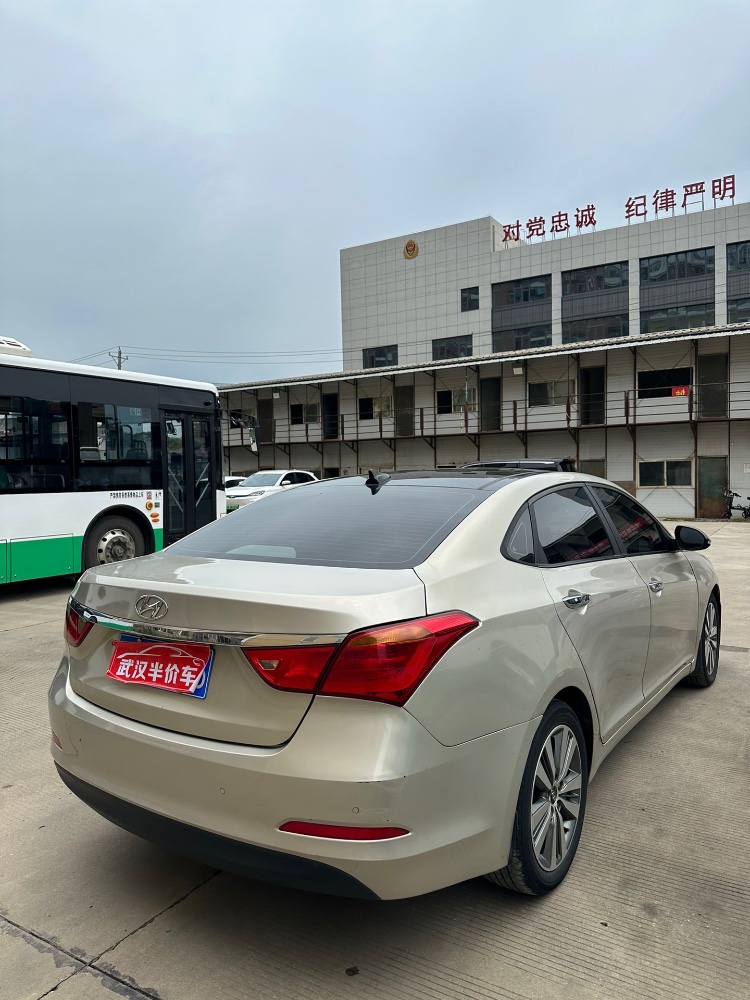 武汉16年现代名图7