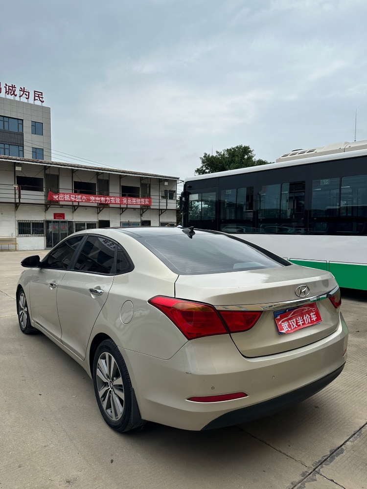 武汉16年现代名图9