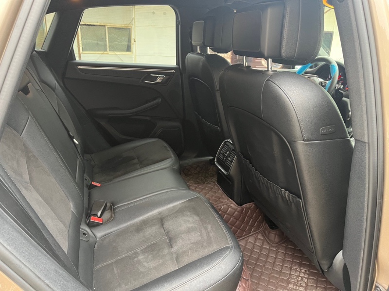 武汉17年保时捷Macan5