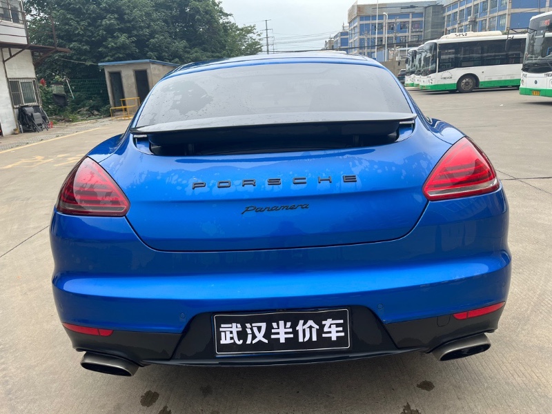 武汉15年保时捷帕拉梅拉8