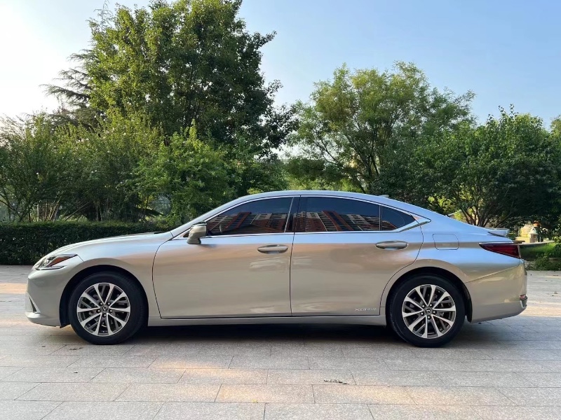 邢台22年雷克萨斯ES3