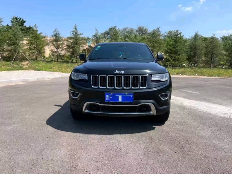 青岛14年Jeep大切诺基1