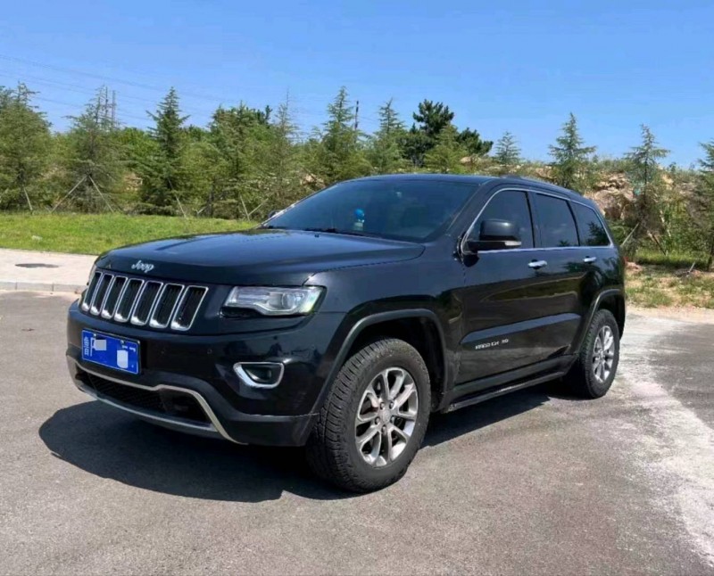 青岛14年Jeep大切诺基2
