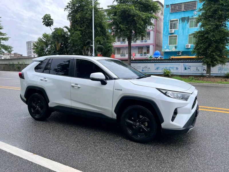 珠海21年丰田RAV4荣放4