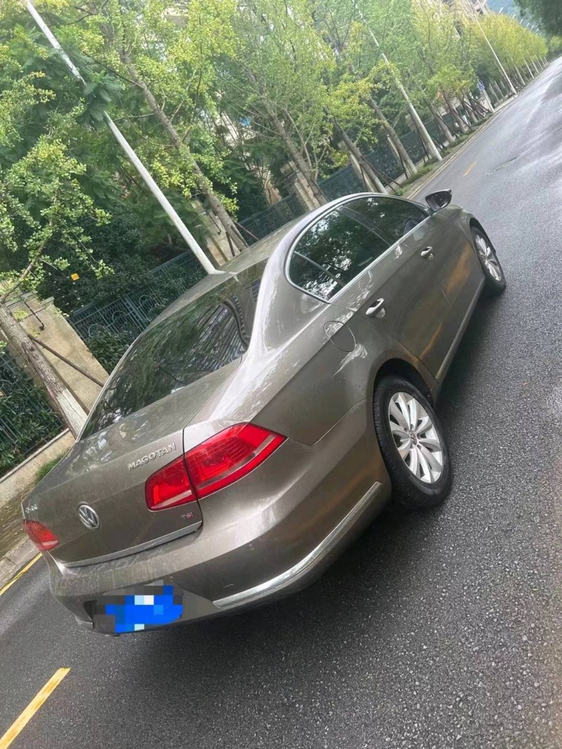 成都16年大众迈腾4