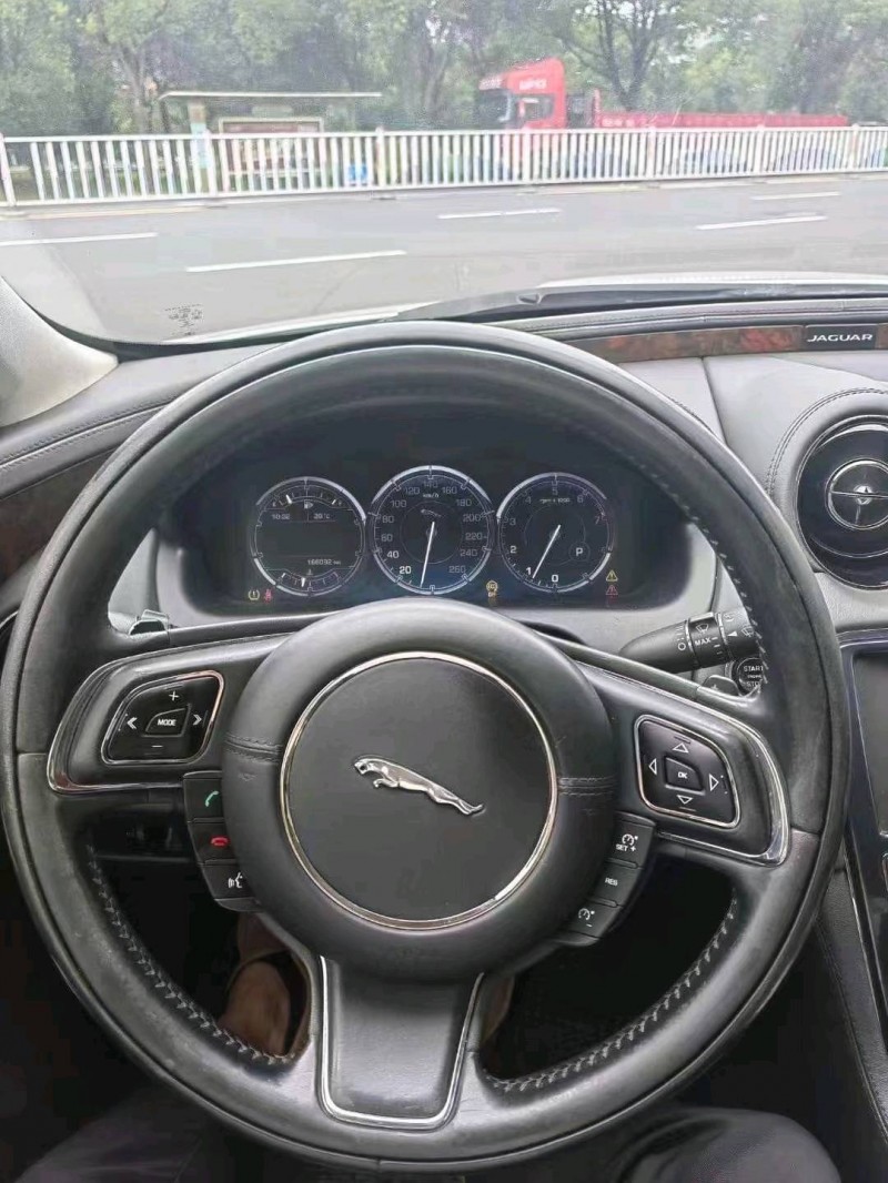 嘉兴14年捷豹XJL6