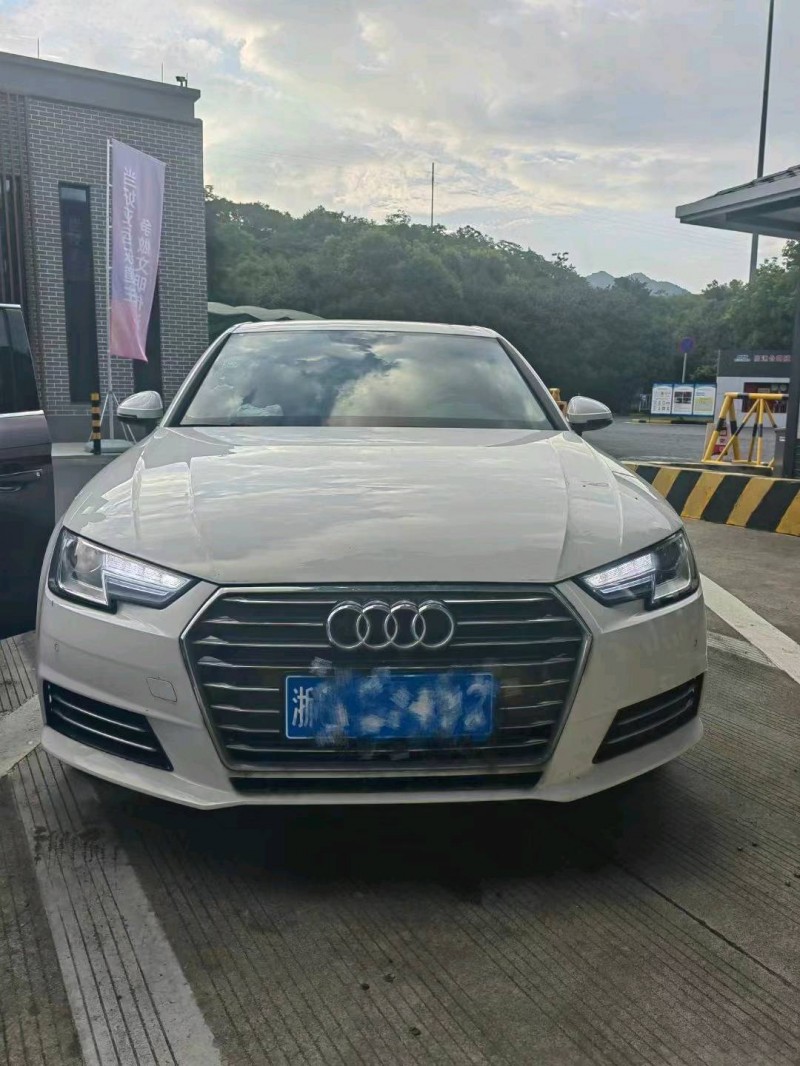 嘉兴18年奥迪A4L1