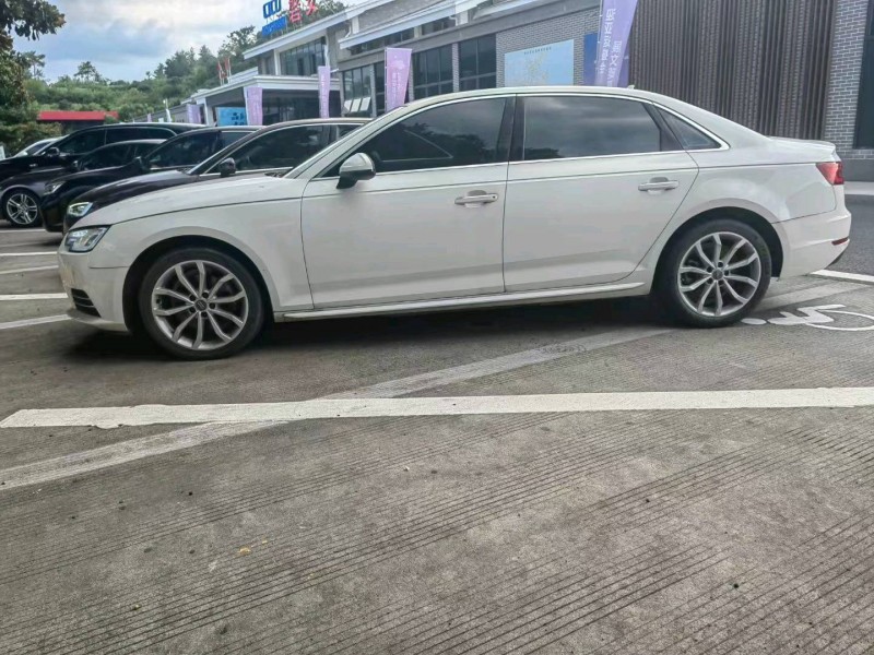嘉兴18年奥迪A4L2