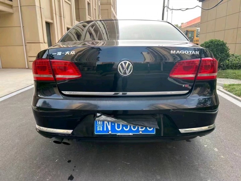 济南14年大众迈腾9