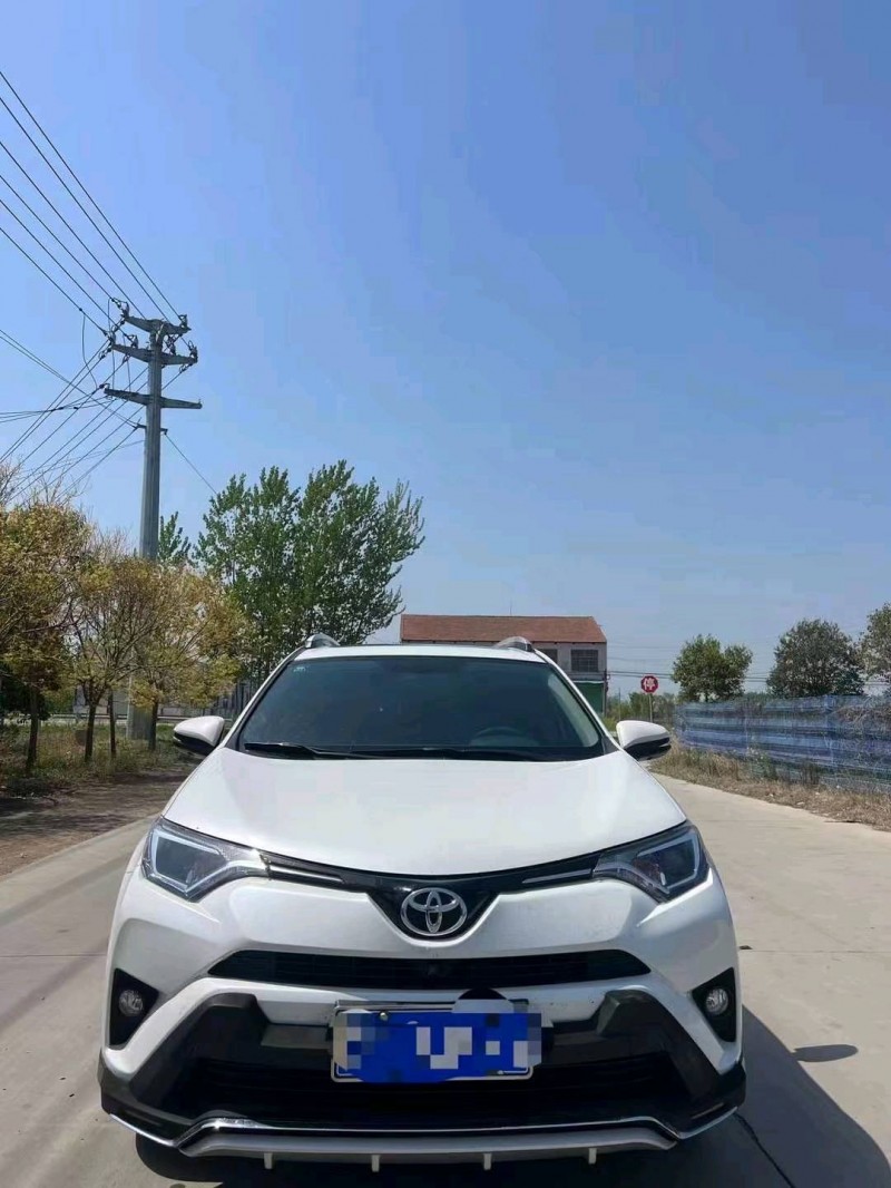 菏澤19年豐田RAV4榮放1