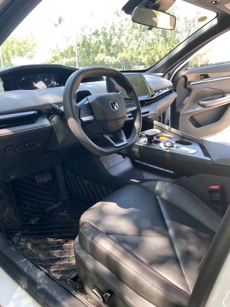 枣庄22年长安汽车UNI-V6